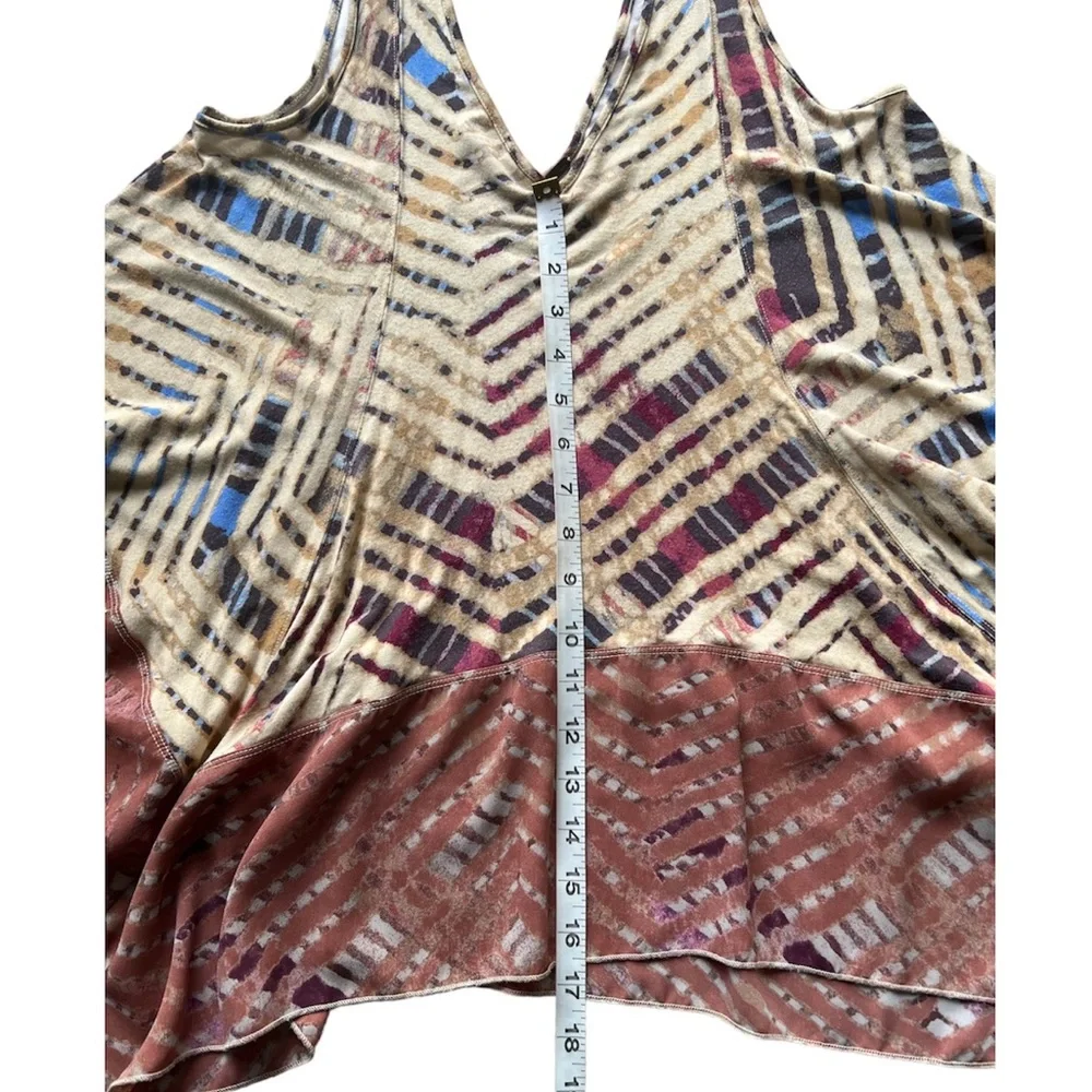 FREE PEOPLE | SLEEVELESS HANDKERCHIEF HEM ASYMMETRICAL TOP - Picture 6 of 9